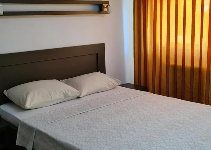 Dini Szálloda Vama Veche