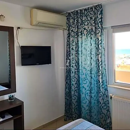 Hotel Dini Vama Veche