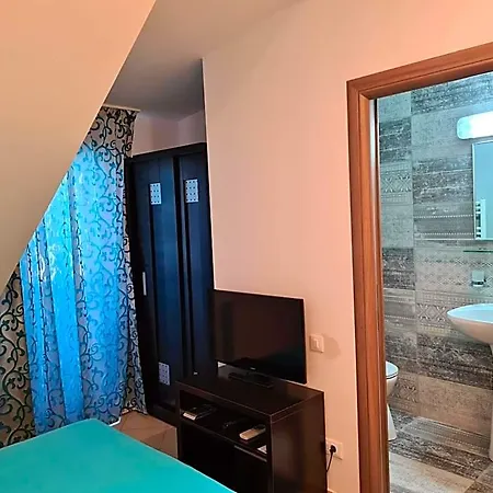 Hotel Dini